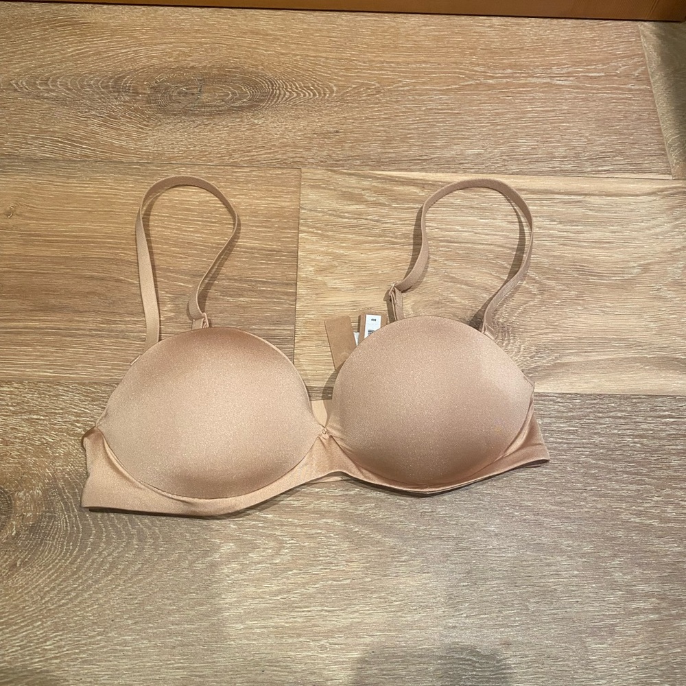 NWT SKIMS Ultimate Push-up Strapless bra